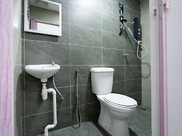 OYO 44093 Vrm Hotel