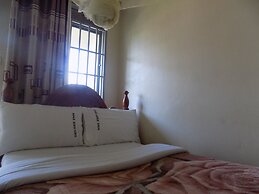 Deluxe Hotel - Ishaka