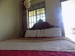 Deluxe Hotel - Ishaka