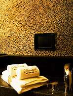 Hip Spa Motel