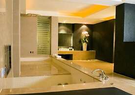 Hip Spa Motel