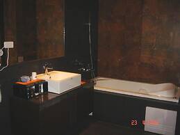 Hip Spa Motel