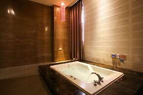Hip Spa Motel