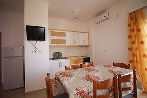 Apartments Dine