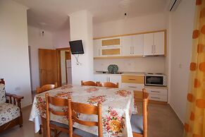 Apartments Dine
