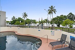Cairns Ocean View Apartment in Aquarius
