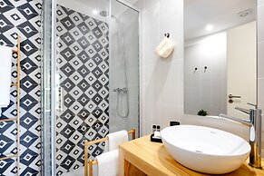 Porto Downtown Studio with Balcony