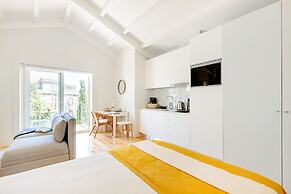 Porto Downtown Studio with Balcony