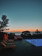 Rocas Roja Beach Hotel