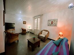 Anoli Lodges Village