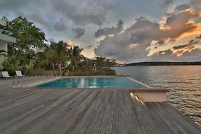 Villa At the Reef
