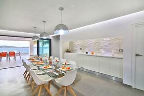 Villa At the Reef