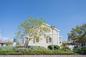 THE GUTMAN TLV - Neve Tzedek