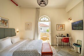 THE GUTMAN TLV - Neve Tzedek