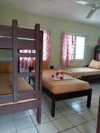 Tropicana Motel & Backpackers