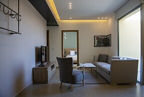 ZUR Studios & Suites
