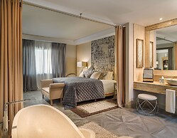 Royal River, Luxury Hotel - Adults Only