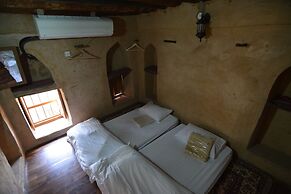 Misfah Old House
