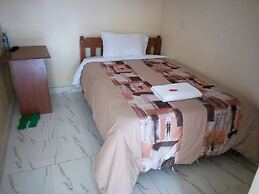 Sweet Hut Hotel