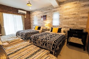 Anelani House