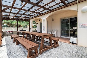 Anelani House