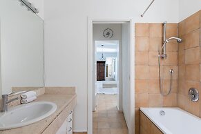 A World Aparts - Torre Argentina Apartments