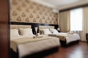 Hotel Four Brothers