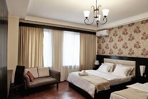 Hotel Four Brothers