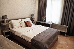 Hotel Four Brothers