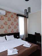 Hotel Four Brothers