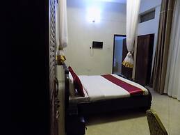 City Entry Hotel