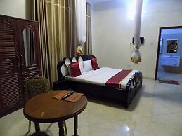 City Entry Hotel