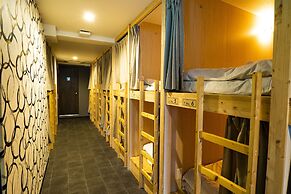 R Hostel Namba South