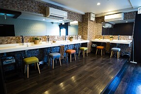 R Hostel Namba South
