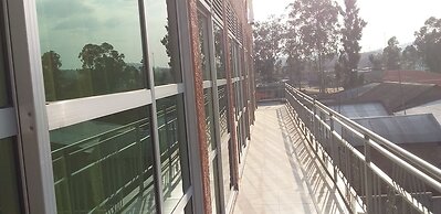 Senevin Gardens Hotel