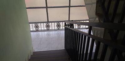 Senevin Gardens Hotel