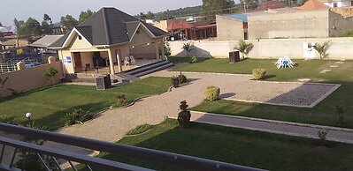 Senevin Gardens Hotel