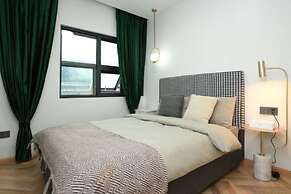 Man Yin Ju Modern Style Apartment