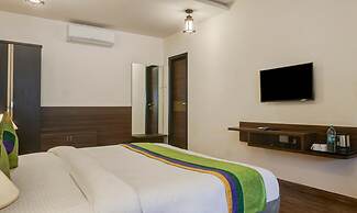 Treebo Five Elements with Swimming Pool