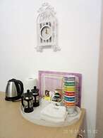 Modern ideally located studio apartment