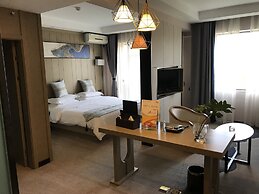 Metropolis Golf Hot Spring Hotel