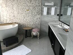 Metropolis Golf Hot Spring Hotel