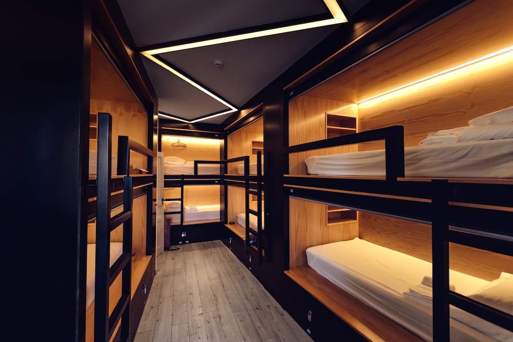 GiG Capsule Hostel