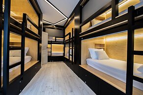 GiG Capsule Hostel