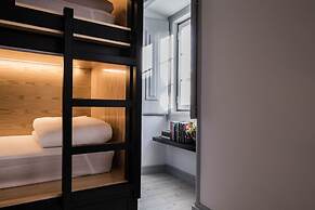 GiG Capsule Hostel