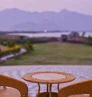 Saj By The Lake