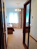 Tom Hotel