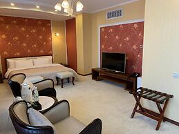 Tom Hotel