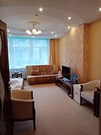 Tom Hotel