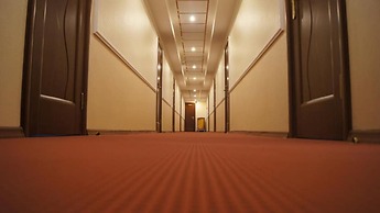 Tom Hotel